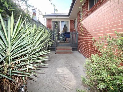 2 / 28 Torch Street, South Bathurst