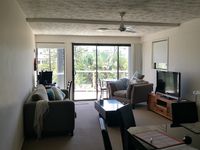 10 Grand Pde, Kawana Island