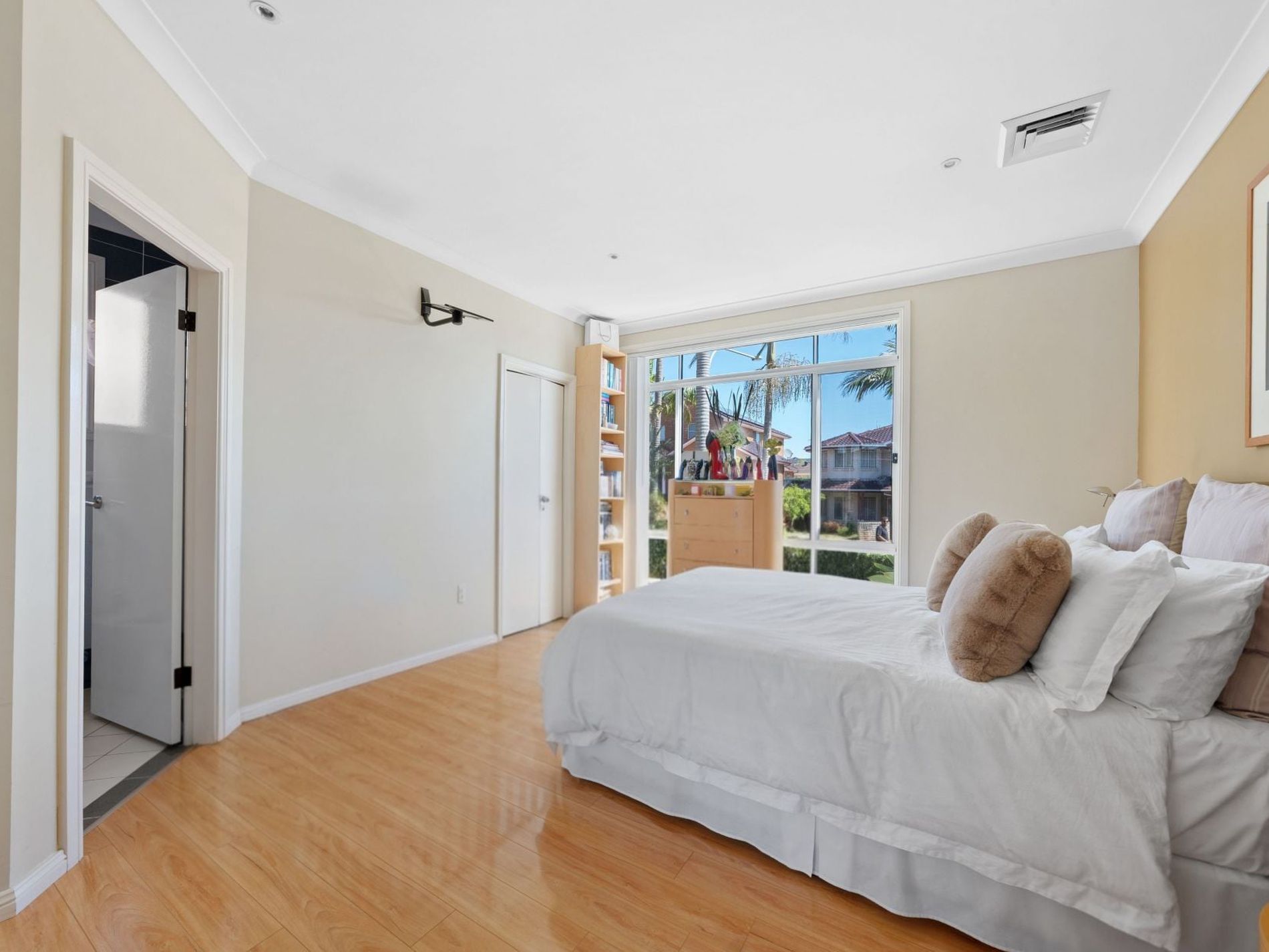 6 Bishop Close, Green Valley