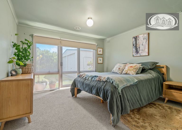 16 Webb Court, Portland