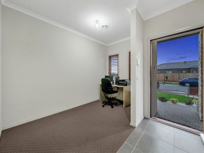 27 Cortajalla Avenue, Clyde North