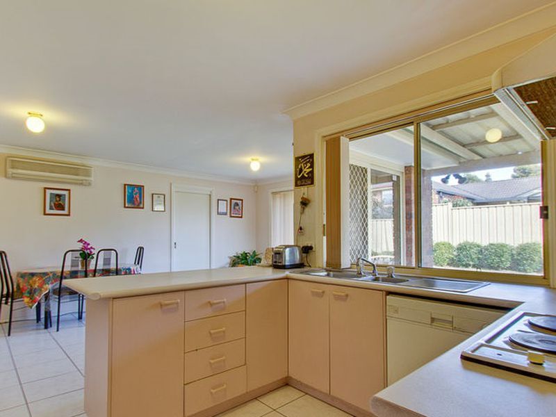 6 Garrett Way, Glenwood