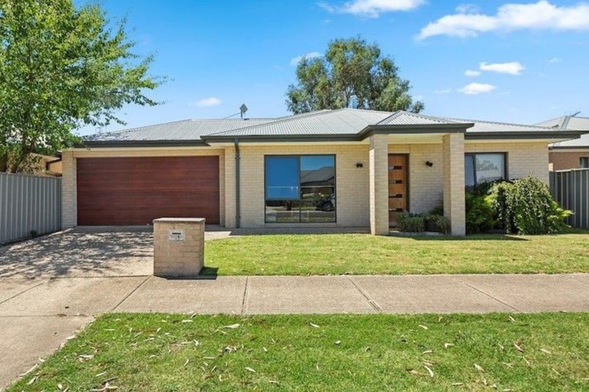 87 Cambridge Drive, Mansfield