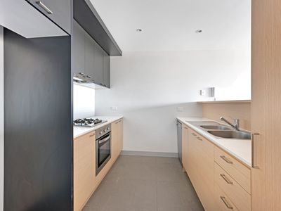 305 / 175 kangaroo Road , Hughesdale