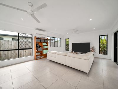 4 Lillydale Way, Trinity Beach
