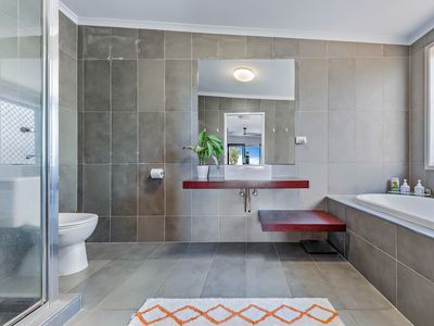 7 Daydream Court, Cannonvale