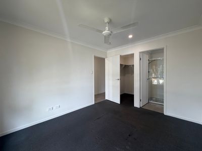 2 / 11 Berry Street, Caboolture South