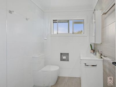 26 Warwick Avenue, Mannering Park