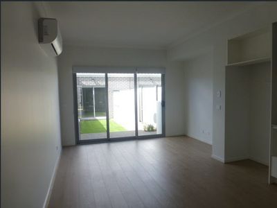16 Pendant Walk, Truganina