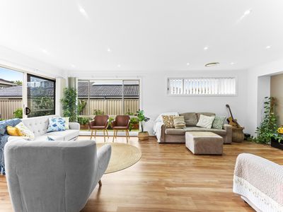 25 Grasstree Avenue, Woongarrah