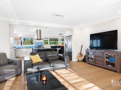 17 Armstrong St, Halls Head