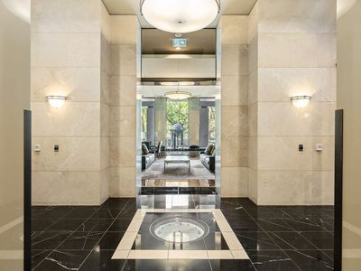 1005 / 480 St Kilda Road, Melbourne