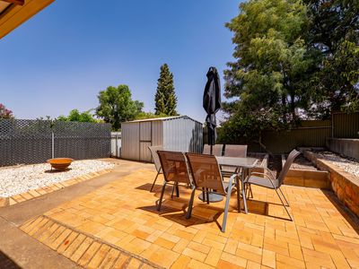 28 Holmes Crescent, Griffith