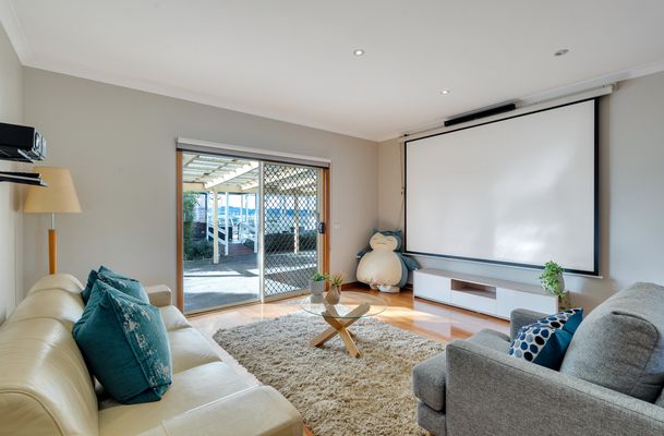 10 The Ridge, Oaklands Junction