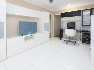 6 McKivat Drive, Springfield Lakes