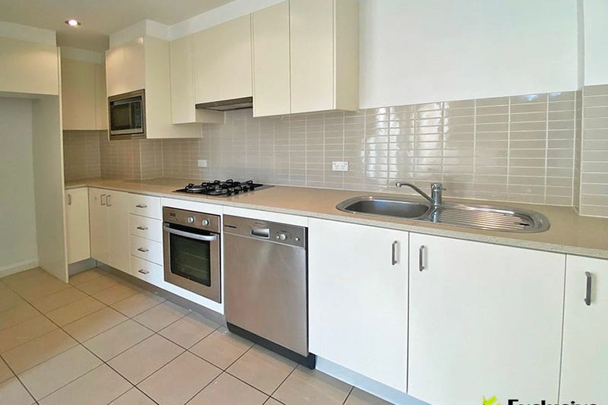 218 / 21 Hill Road, Wentworth Point