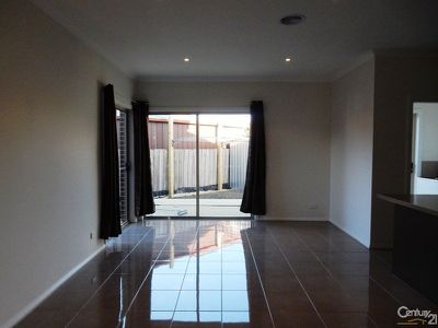 2 / 31 Beckington Crescent, Hampton Park
