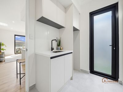 47 GOLF ROAD, Parkwood