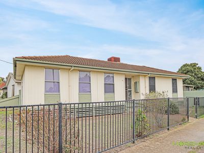 21 Felstead Avenue, Horsham