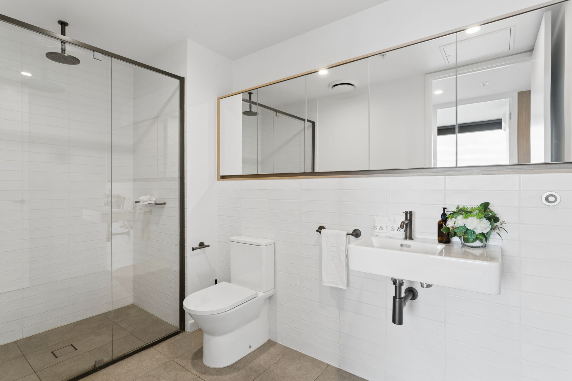 1707 / 17 Penny Place, Adelaide