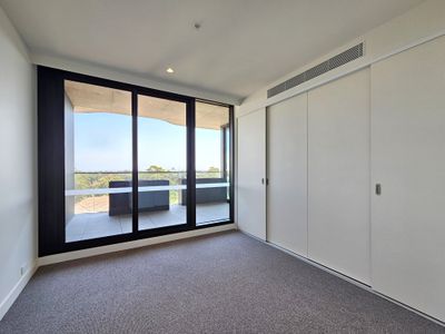 601 / 8 Louise Street, Melbourne