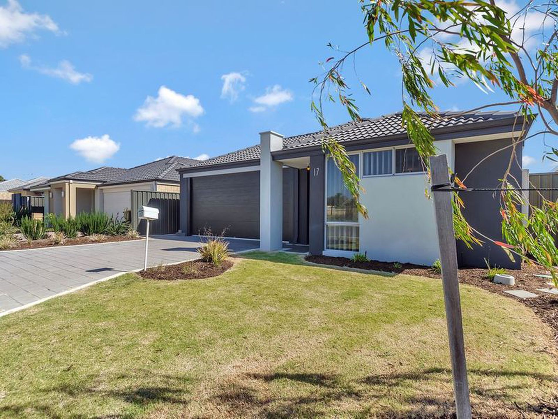 17 Cooloola Chase, Yanchep