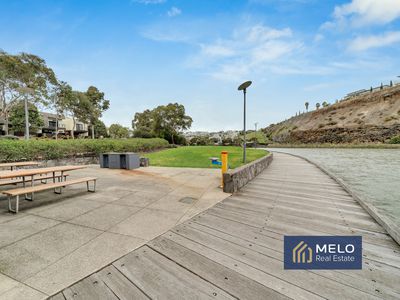 116 Valley Lake Boulevard, Keilor East