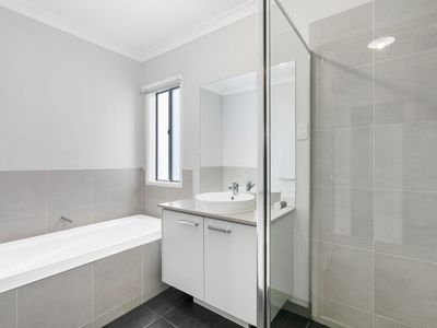 12 Adelong Street, Werribee