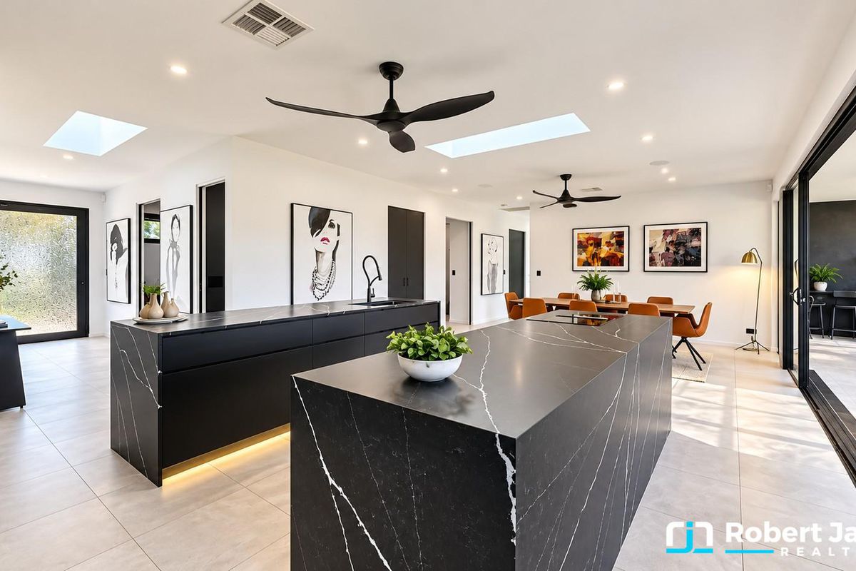 24 Amaroo Place, Cooroibah