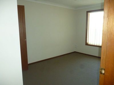 2B Lyons Place, Dubbo
