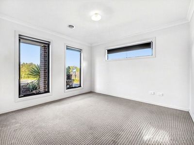 4 Corymbia Lane, Cranbourne West