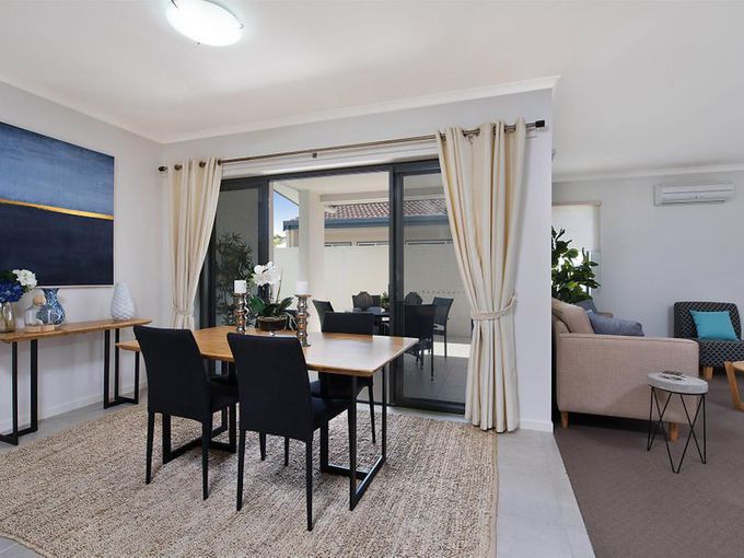 2 / 82 Beach Parade, Maroochydore