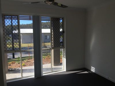1 / 38 Gullwing Street, Upper Coomera