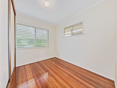 55 Roseberry Pde, Wynnum West