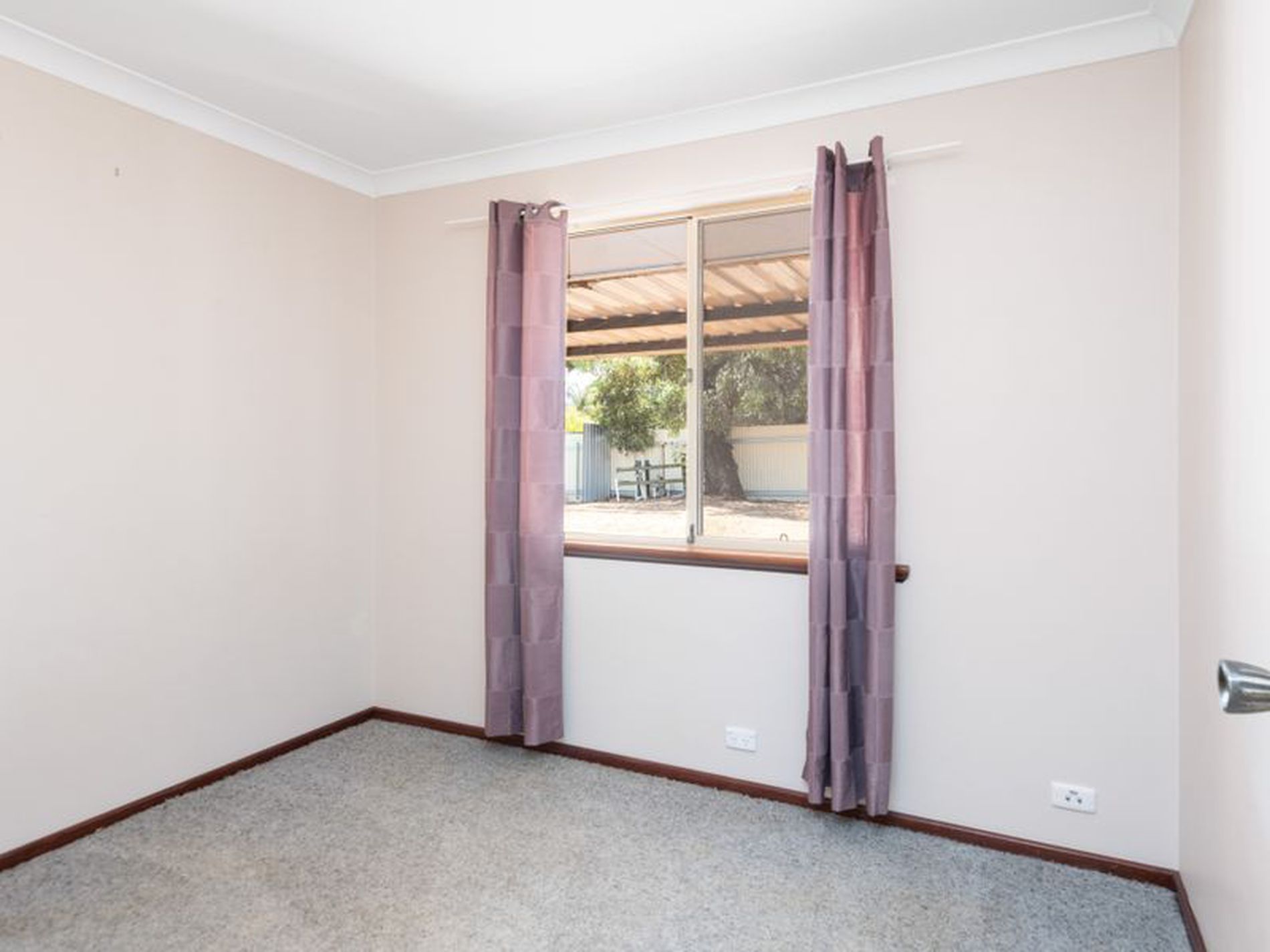 3 Compton Court, Hannans