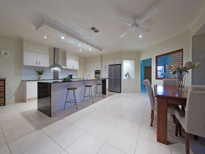 2 Lachlan Drive, Wakerley