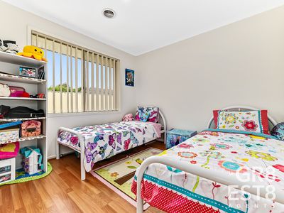 126 Strathaird Drive, Narre Warren South