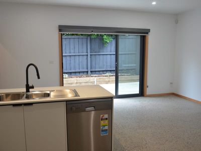 2A Moama Crescent, Pascoe Vale South