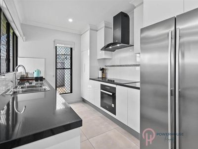 51 Ainslie Place, Smithfield