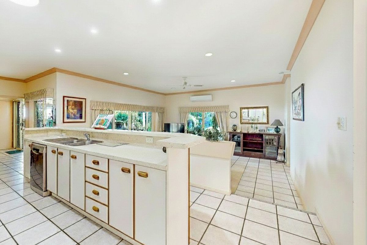 10 Billabong Way, Tewantin