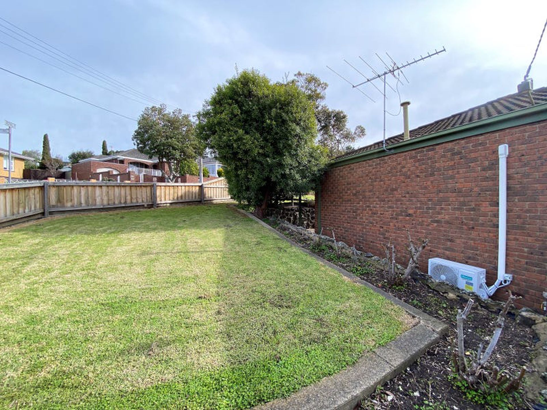 4 Royal Crescent, Hamlyn Heights