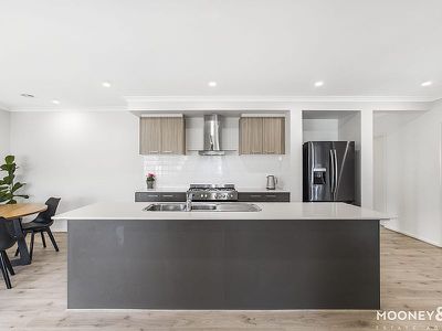 32 Lancelot Avenue, Clyde