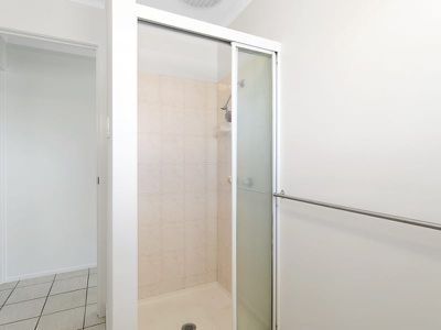 4 / 3 Ribbon Court, Glenella