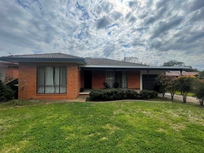 32 Banksia Crescent, Dubbo