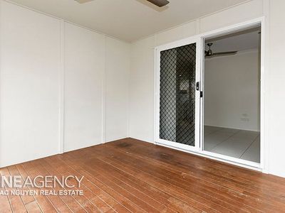 40 Brock Dr, Springfield Lakes