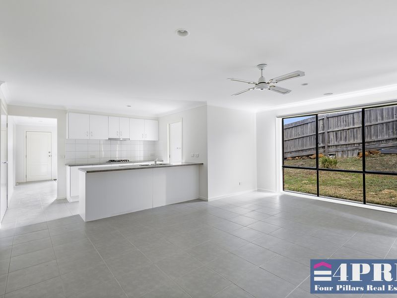 8 Hadlow Court, Sunbury, Sunbury - Thumbnail 6