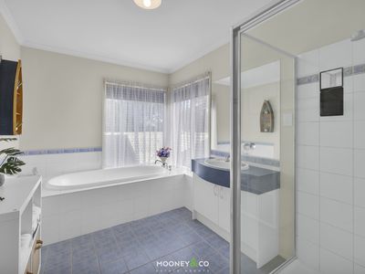 53 Cherryhills Drive, Cranbourne