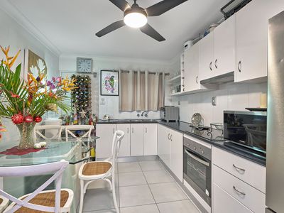 2 / 282 Lake Street, Cairns North