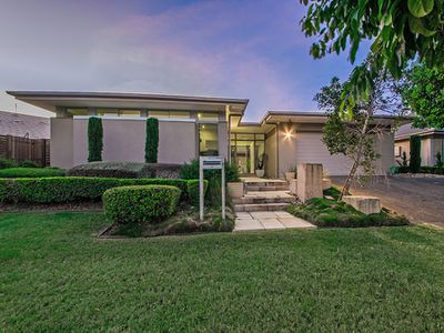 6 Thomson Place, Wakerley