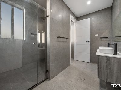 7 Gulshan Avenue, Claremont Meadows